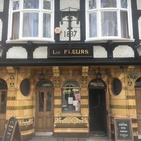 Les Fleurs Accommodation Douvres Extérieur photo